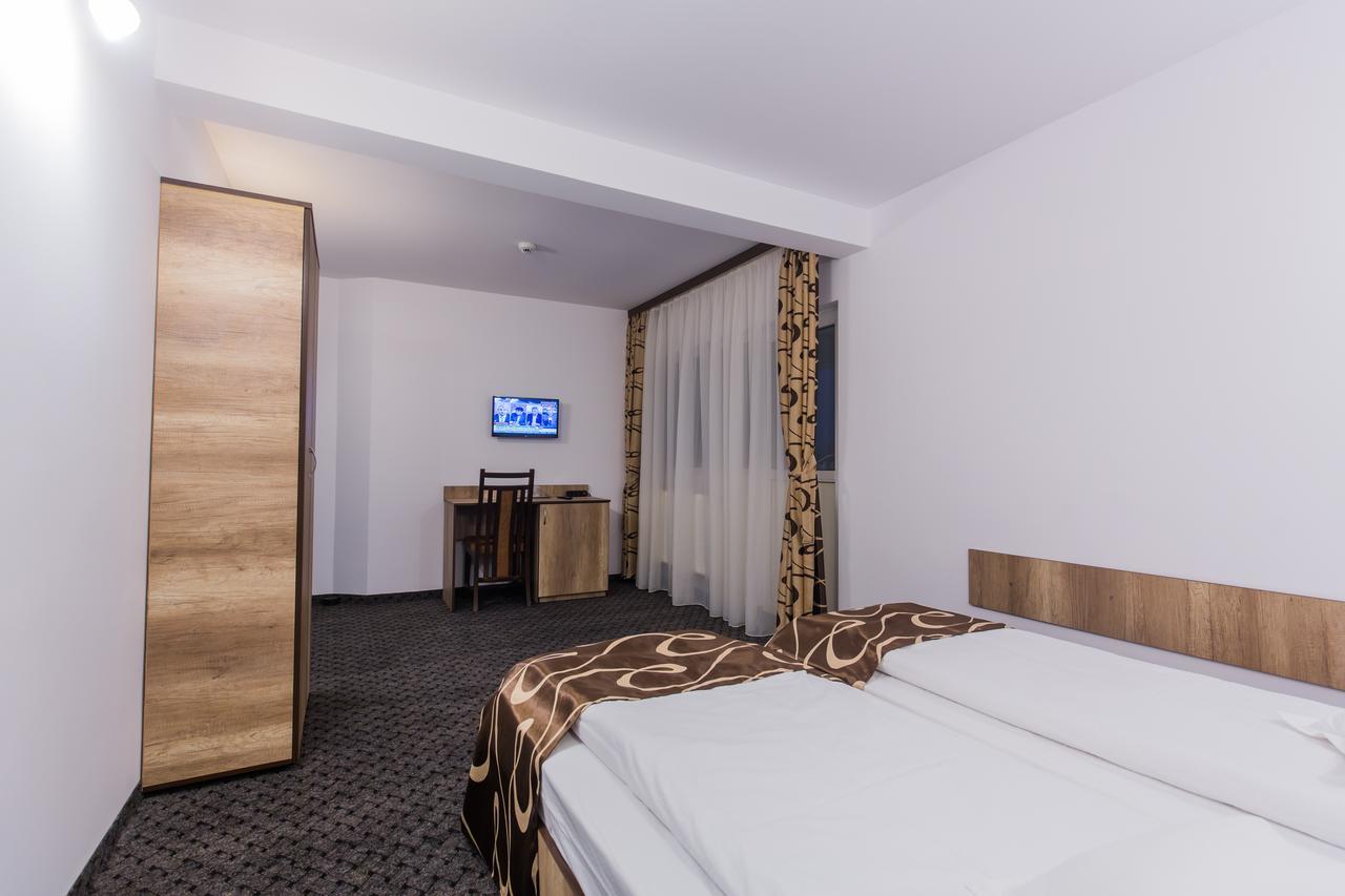 Hotel Raxand Residence Mioveni Luaran gambar